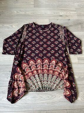 Sacred Threads tunic top OSFM